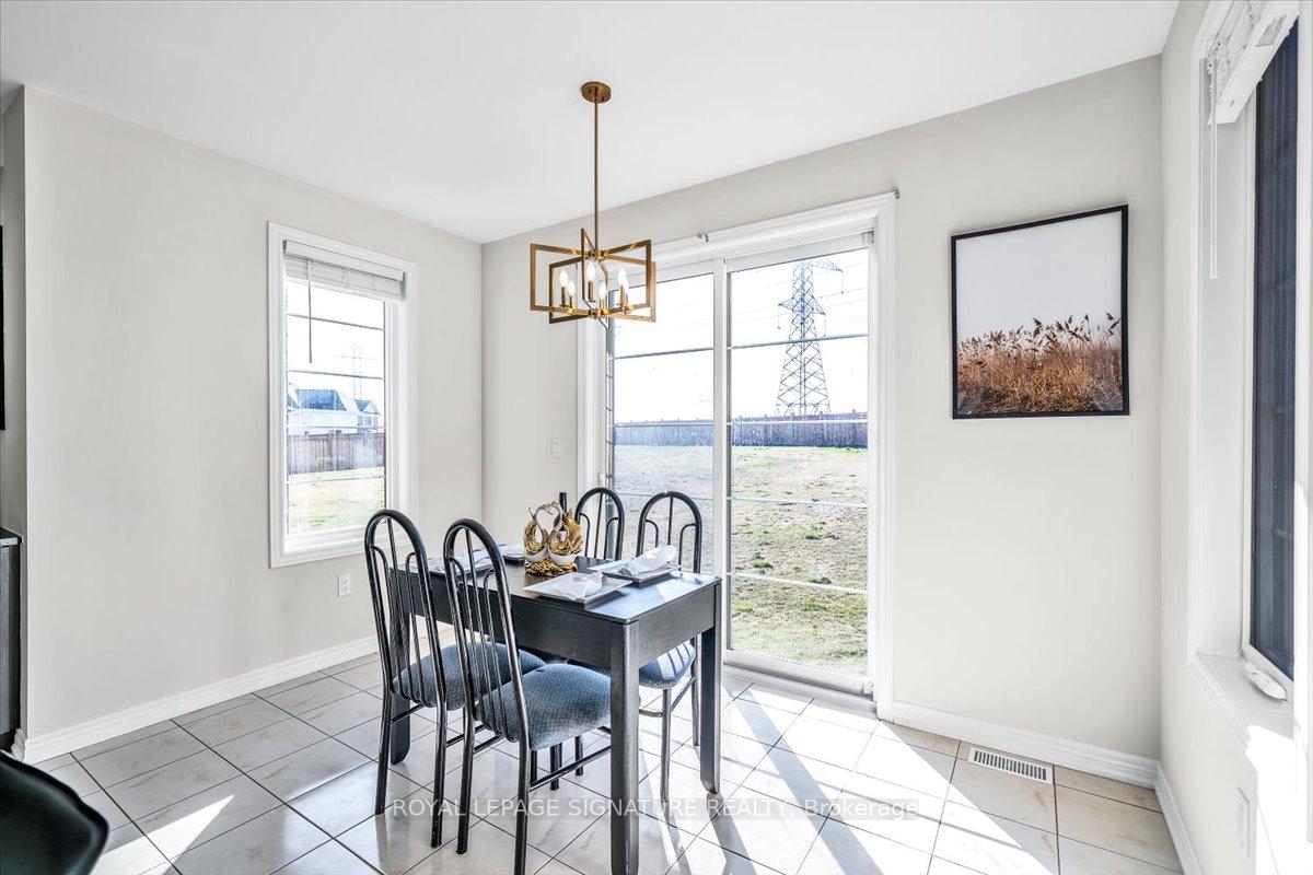 Photo 10 of 320 Windfield's Farm Drive W, Oshawa, Windfields — HOMEH