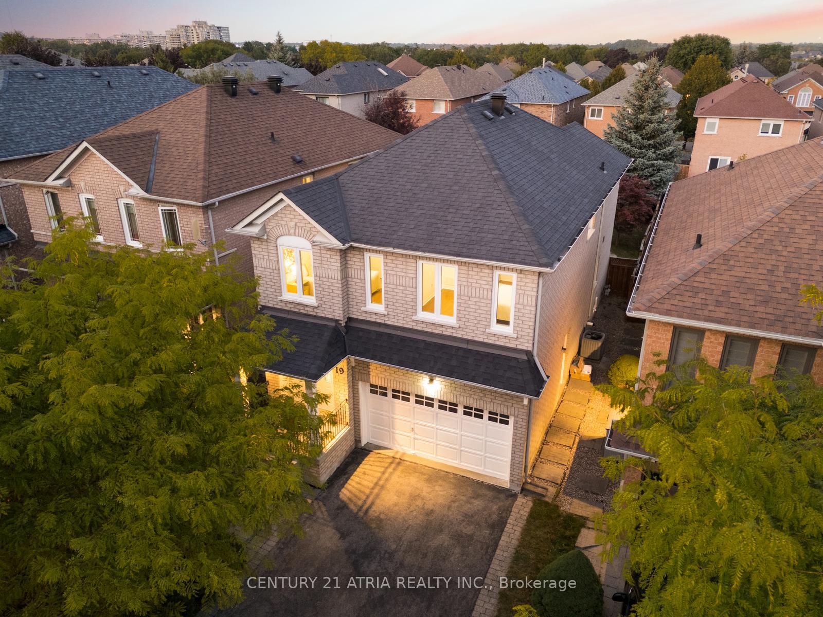 Photo 3 of 19 Garcia Street, Markham, Village Green-South Unionville — HOMEH