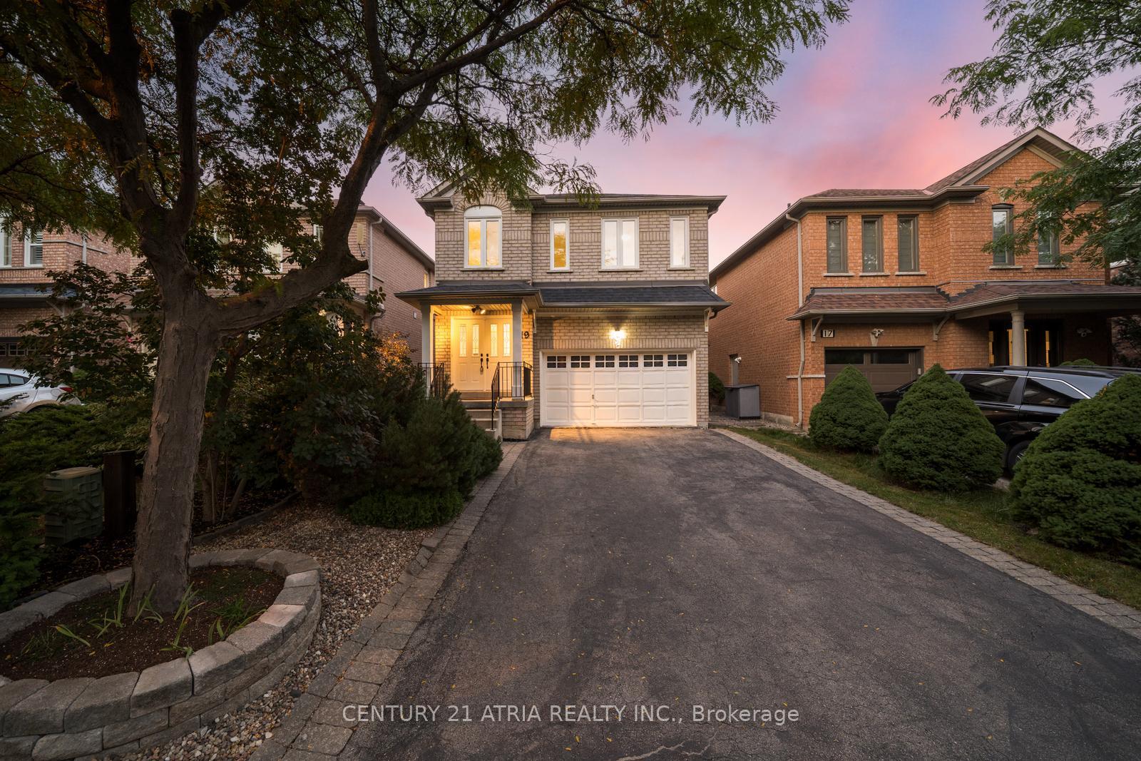 Photo 8 of 19 Garcia Street, Markham, Village Green-South Unionville — HOMEH
