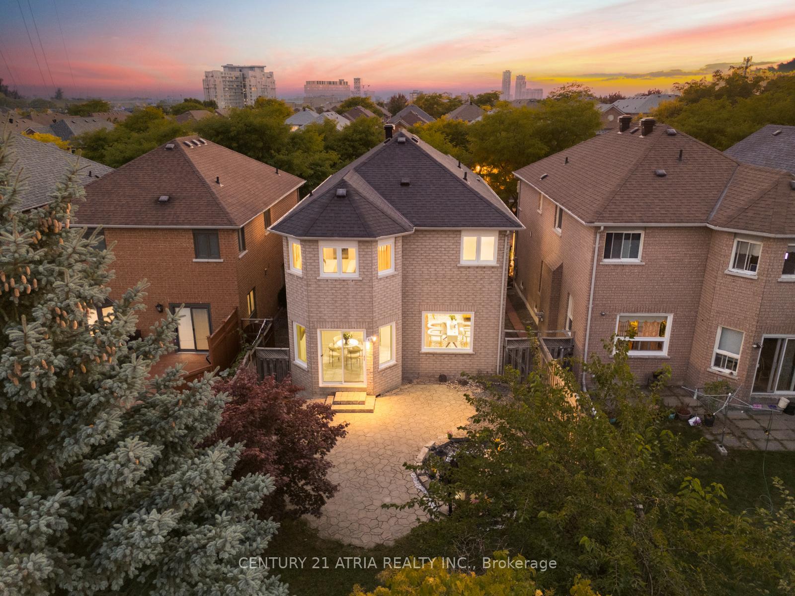 Photo 5 of 19 Garcia Street, Markham, Village Green-South Unionville — HOMEH