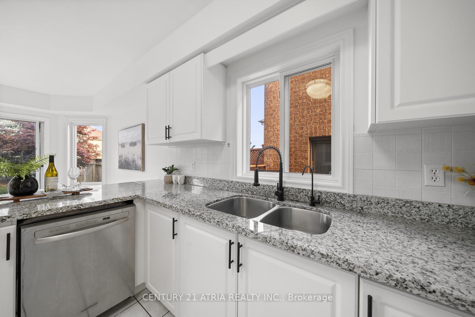 Photo 14 of 19 Garcia Street, Markham, Village Green-South Unionville — HOMEH