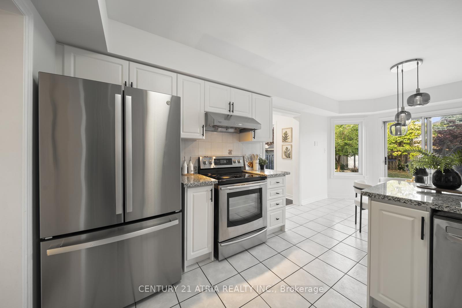 Photo 10 of 19 Garcia Street, Markham, Village Green-South Unionville — HOMEH