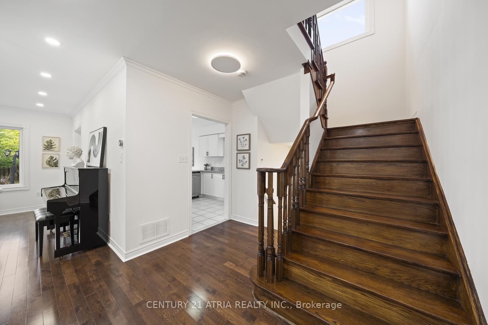 Photo 17 of 19 Garcia Street, Markham, Village Green-South Unionville — HOMEH