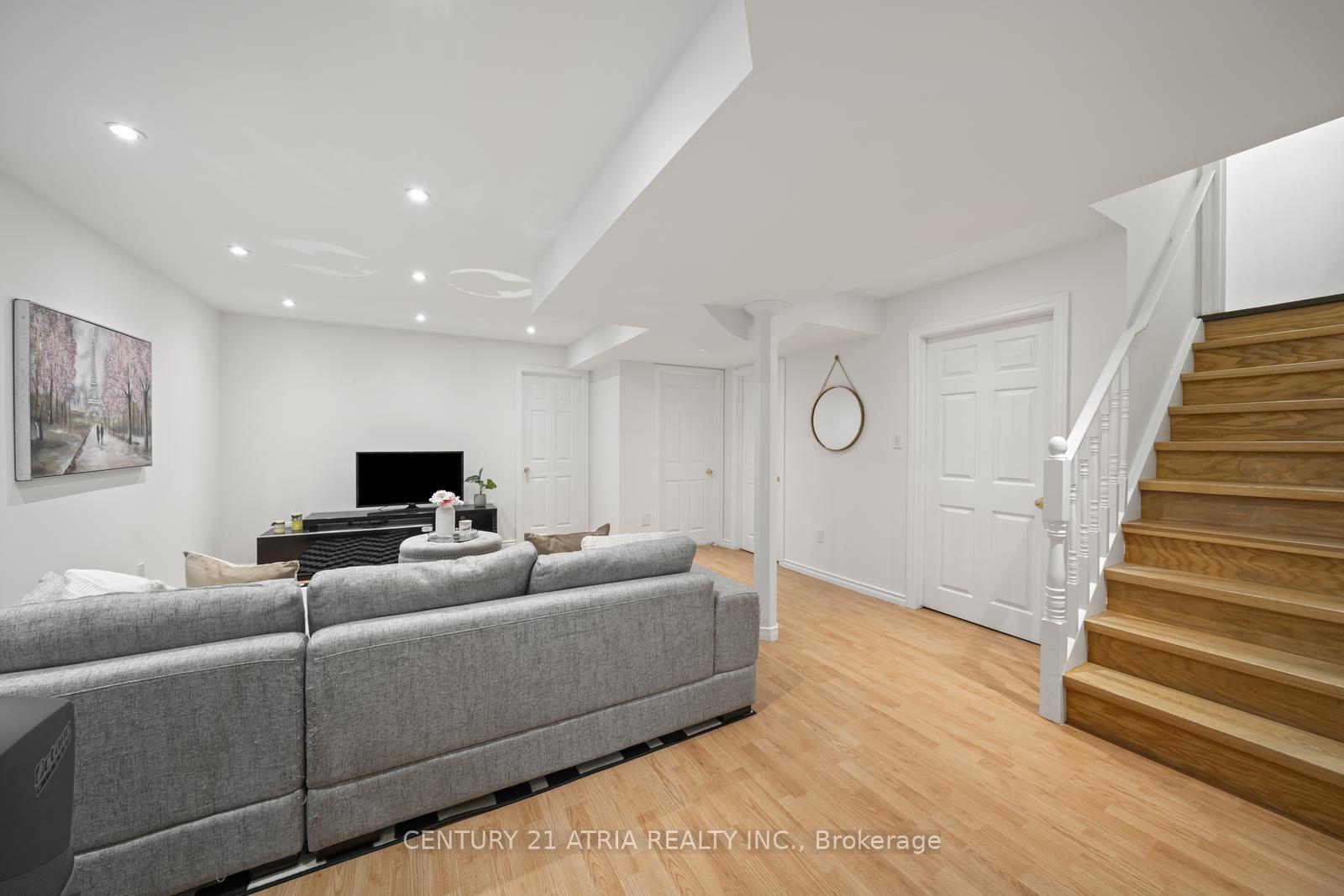 Photo 33 of 19 Garcia Street, Markham, Village Green-South Unionville — HOMEH