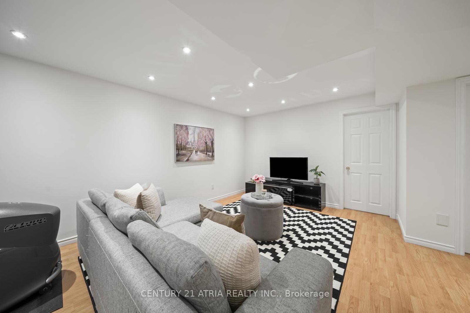 Photo 48 of 19 Garcia Street, Markham, Village Green-South Unionville — HOMEH