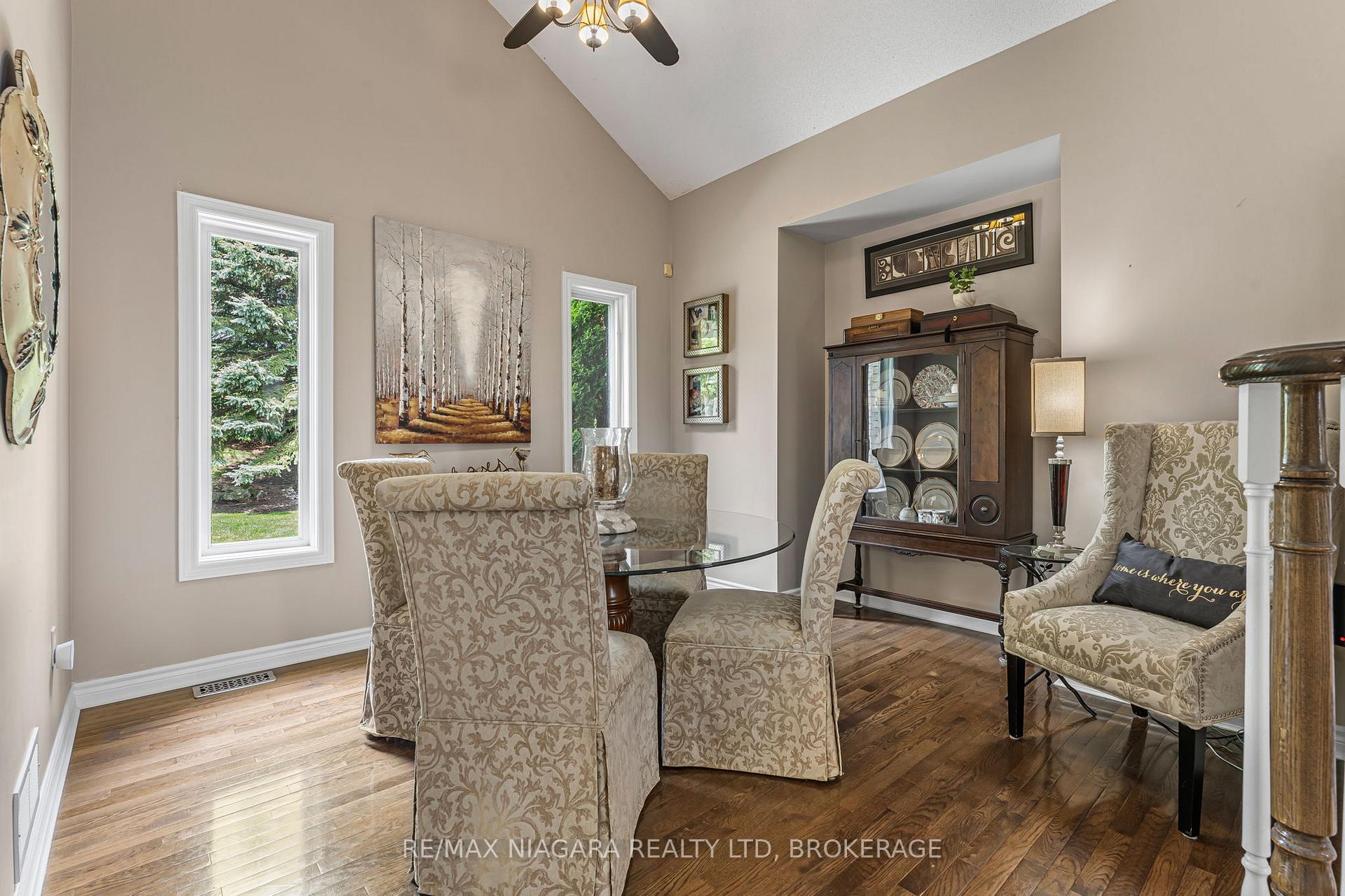 Photo 7 of 52 Cabriolet Crescent, Hamilton, Ancaster — HOMEH