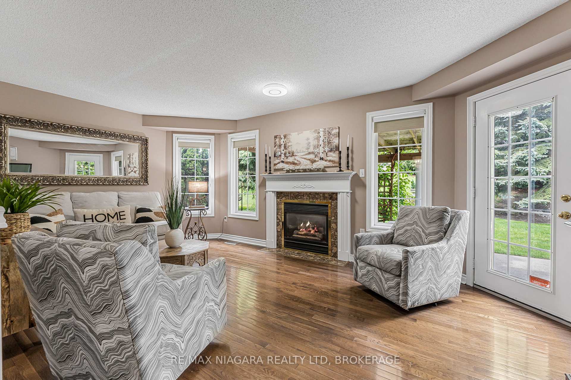Photo 17 of 52 Cabriolet Crescent, Hamilton, Ancaster — HOMEH