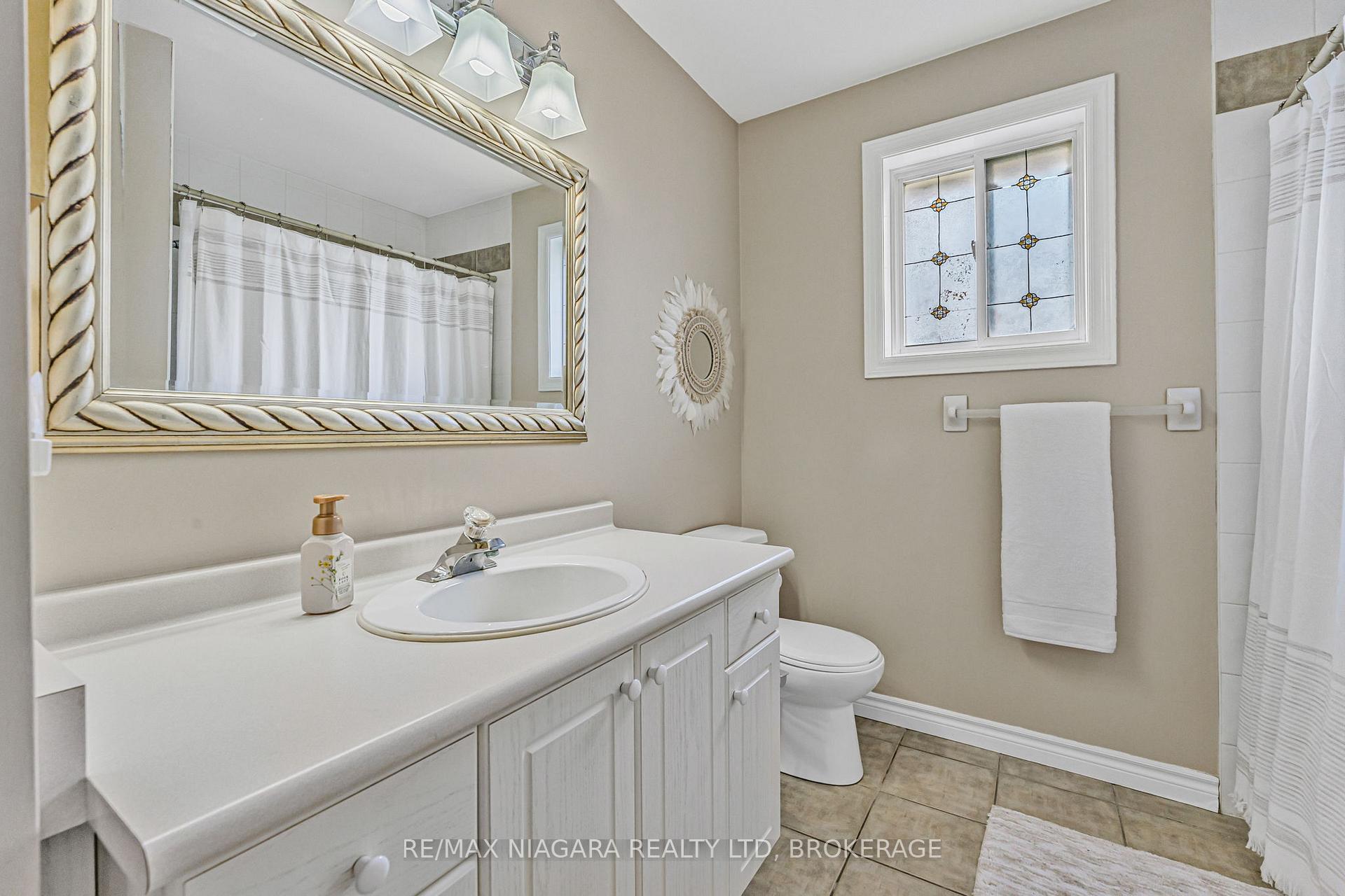 Photo 26 of 52 Cabriolet Crescent, Hamilton, Ancaster — HOMEH