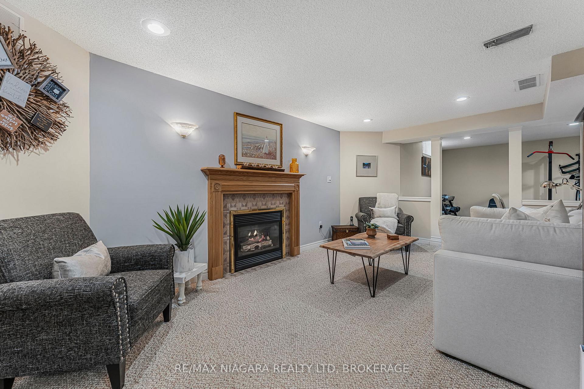 Photo 22 of 52 Cabriolet Crescent, Hamilton, Ancaster — HOMEH
