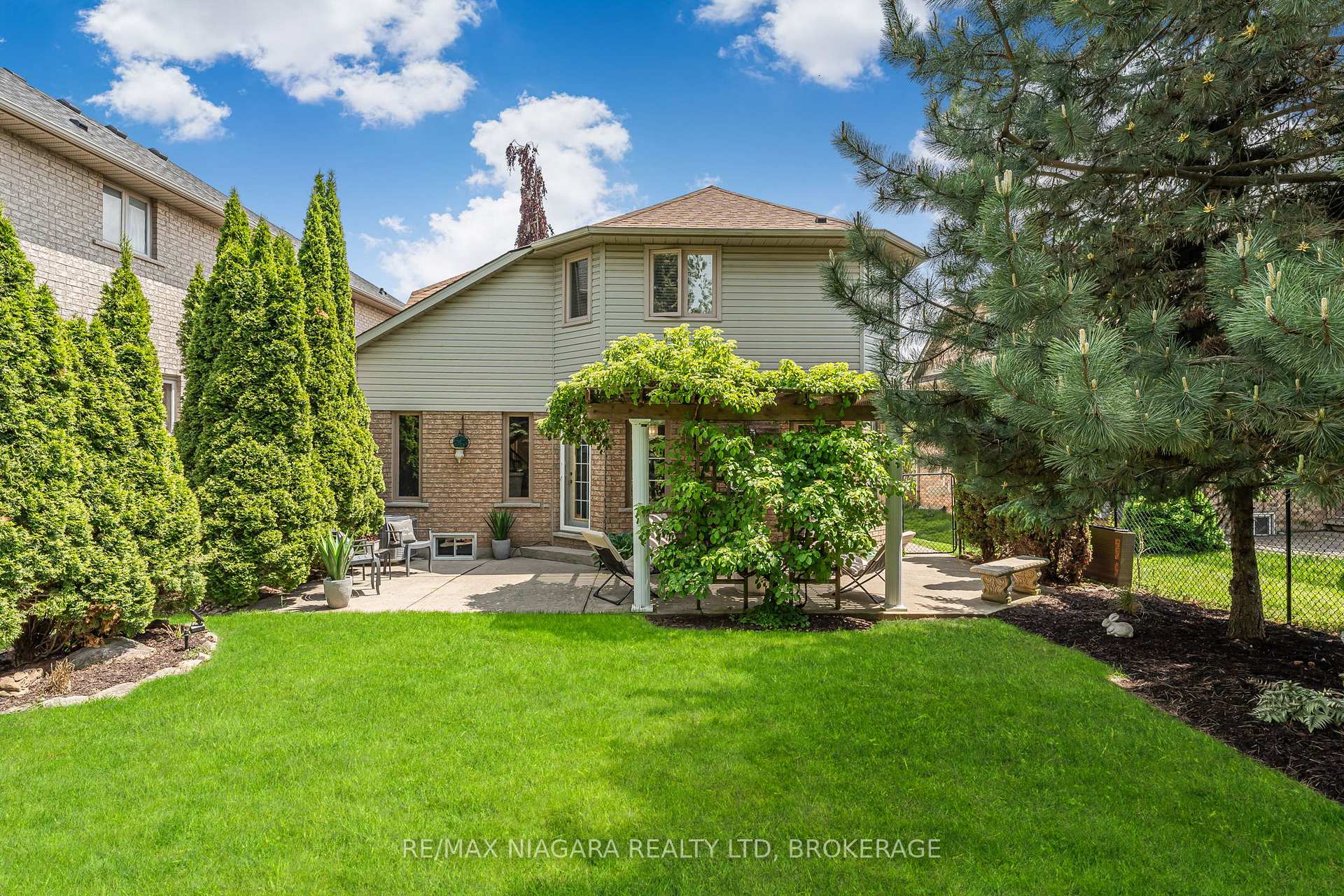 Photo 35 of 52 Cabriolet Crescent, Hamilton, Ancaster — HOMEH