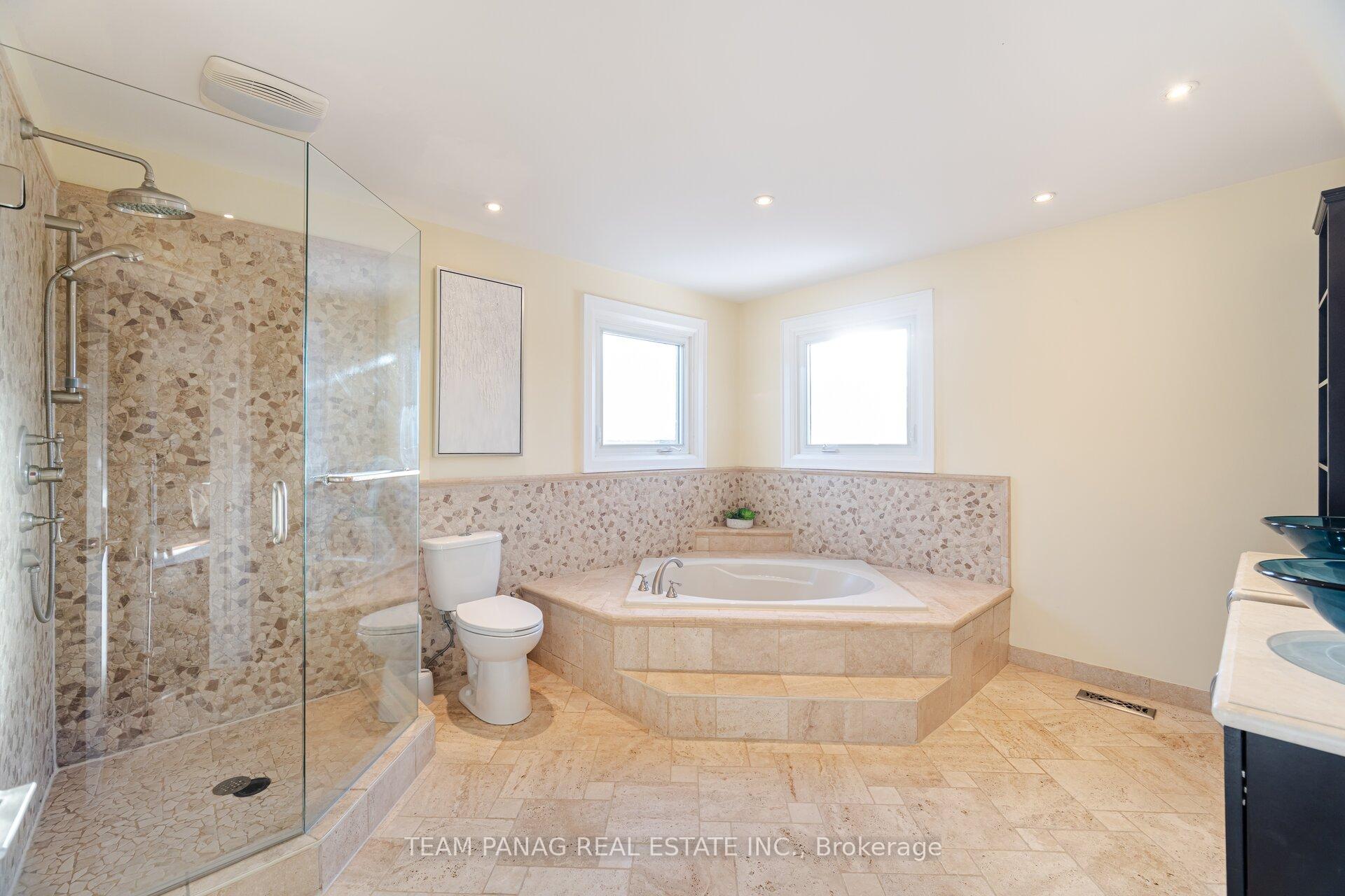Photo 32 of 99 Kenpark Avenue, Brampton, Snelgrove — HOMEH