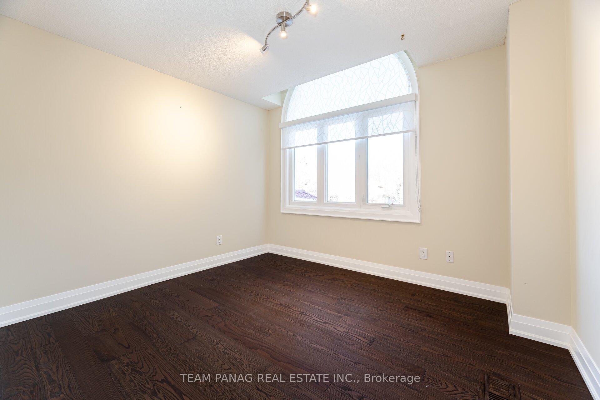Photo 19 of 99 Kenpark Avenue, Brampton, Snelgrove — HOMEH