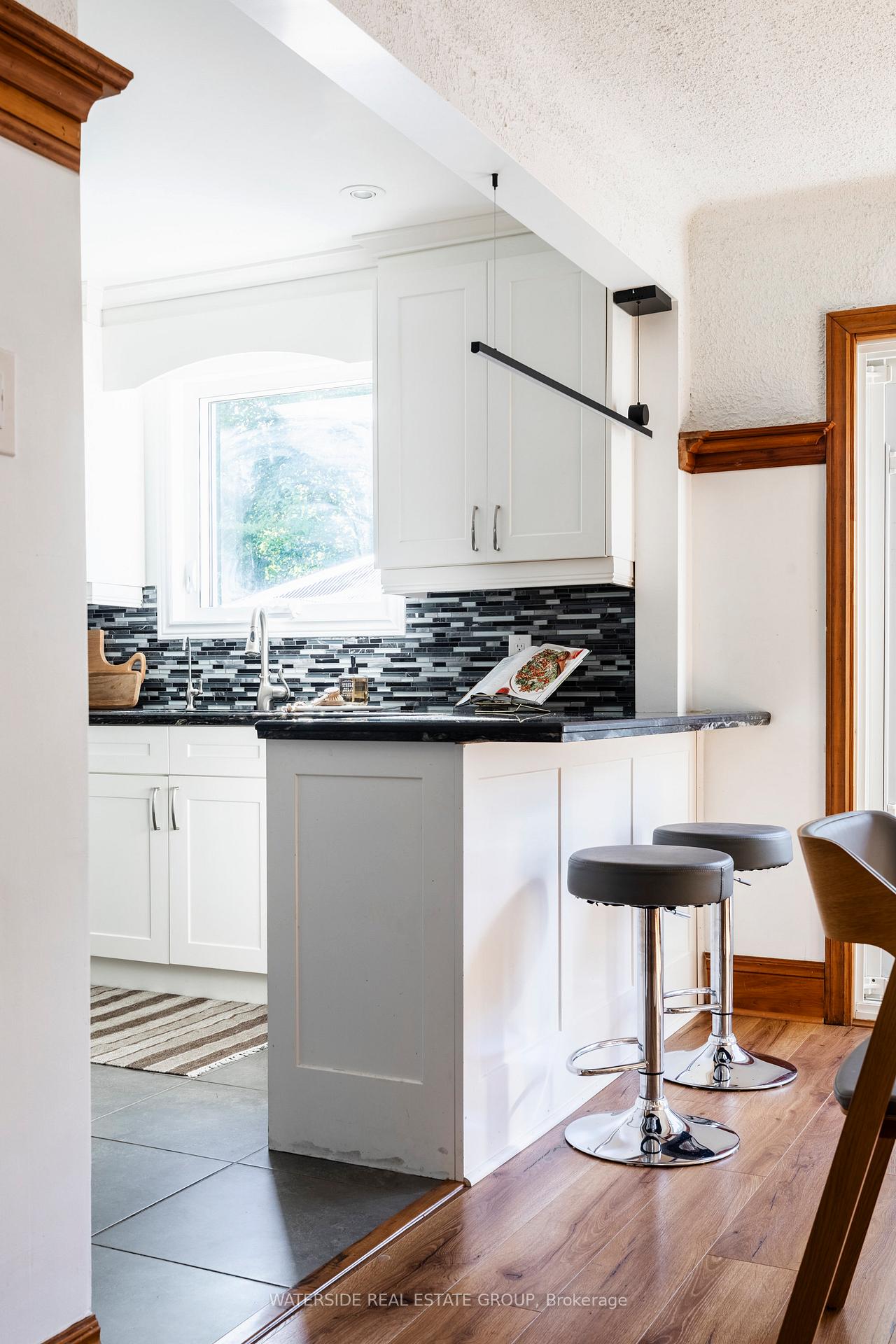 Photo 15 of 288 Houghton Avenue, Hamilton, Delta — HOMEH