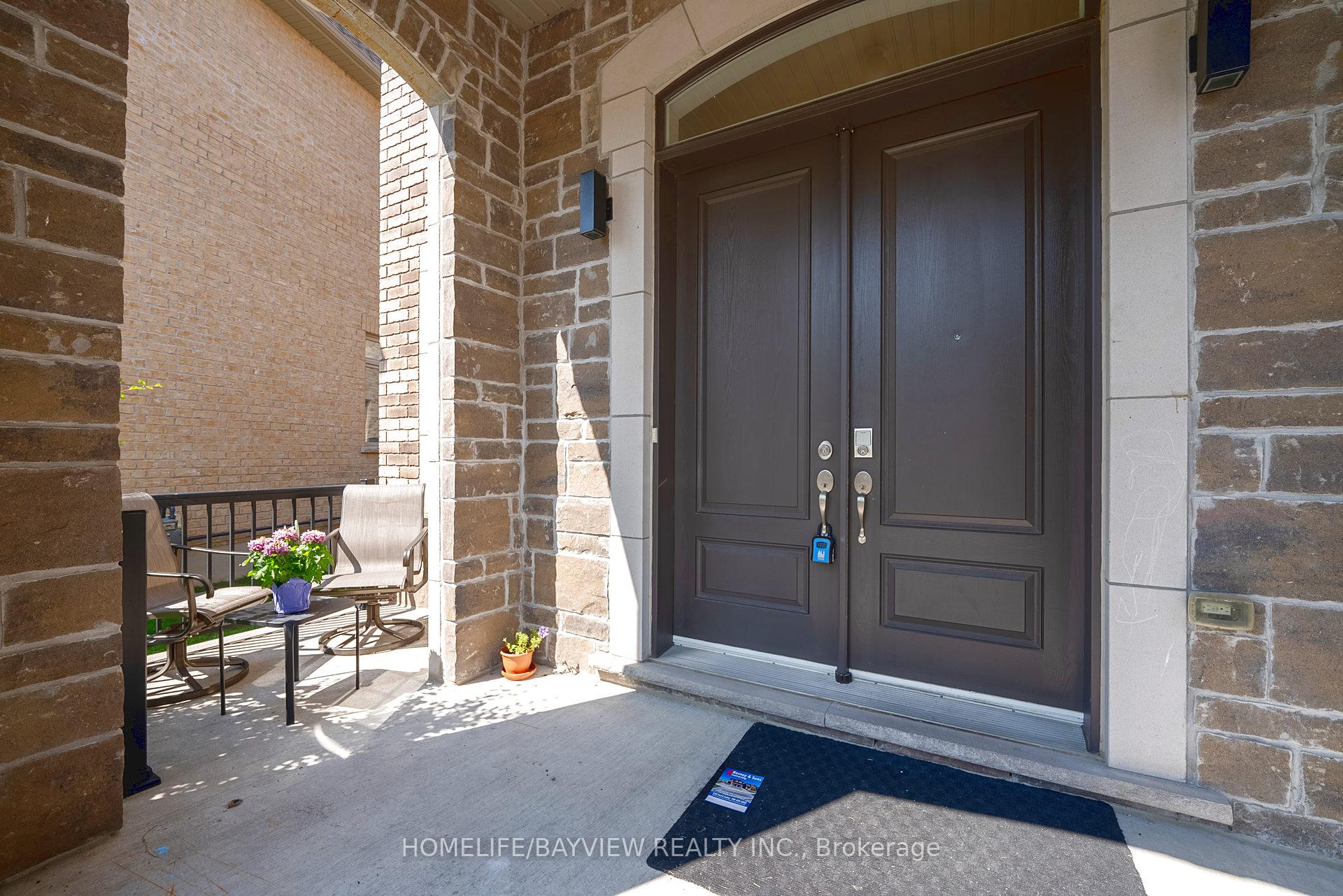 Photo 5 of 28 Hamster Crescent, Aurora, Rural Aurora — HOMEH