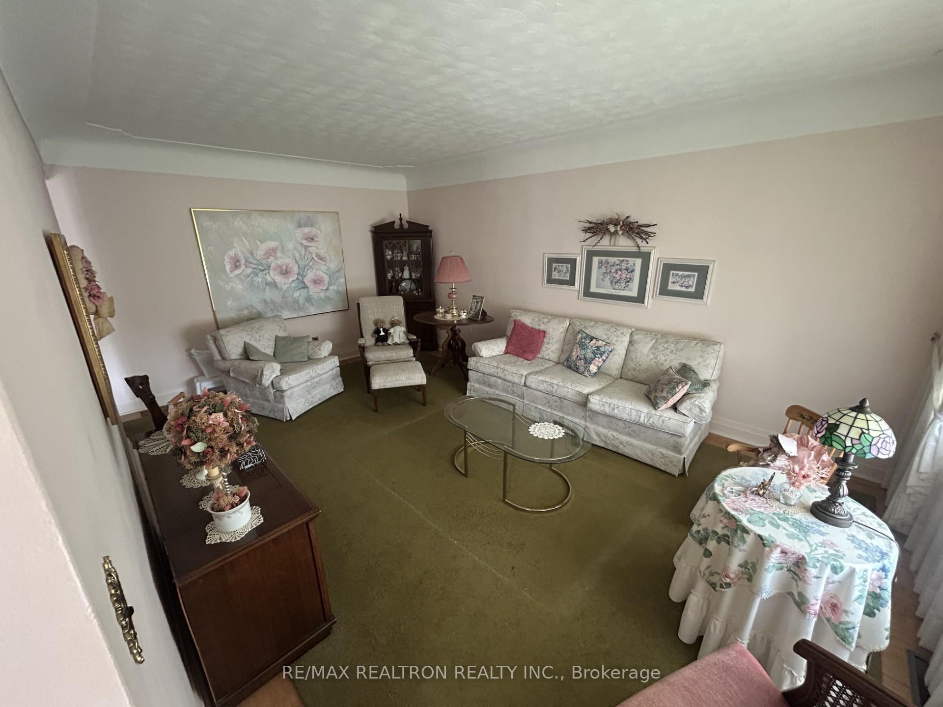 Photo 3 of 60 Upper Walker Avenue, Hamilton, Stoney Creek — HOMEH