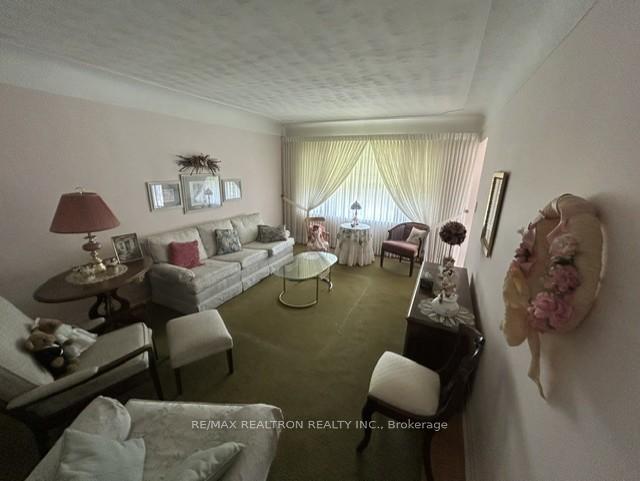 Photo 2 of 60 Upper Walker Avenue, Hamilton, Stoney Creek — HOMEH