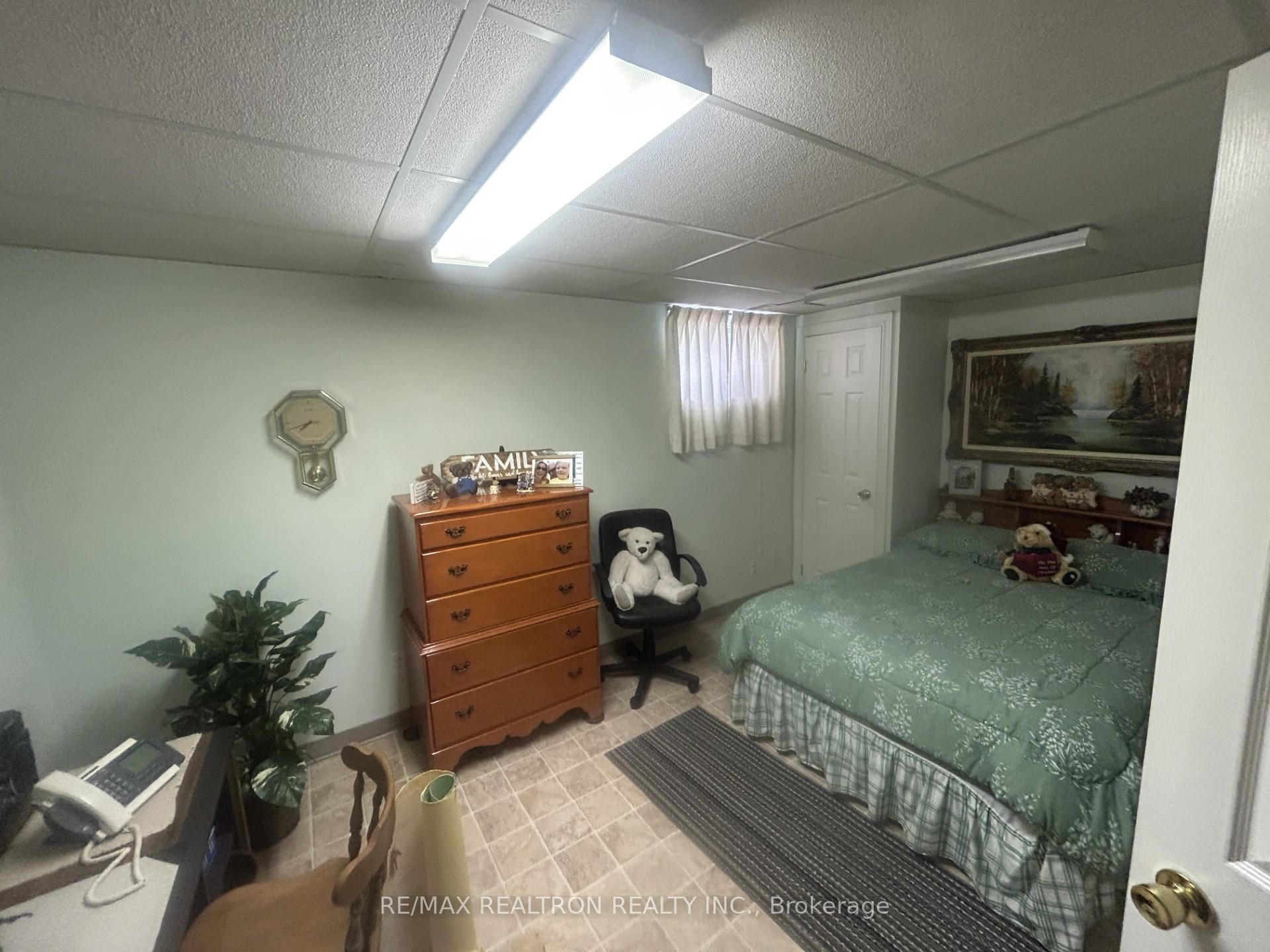 Photo 8 of 60 Upper Walker Avenue, Hamilton, Stoney Creek — HOMEH