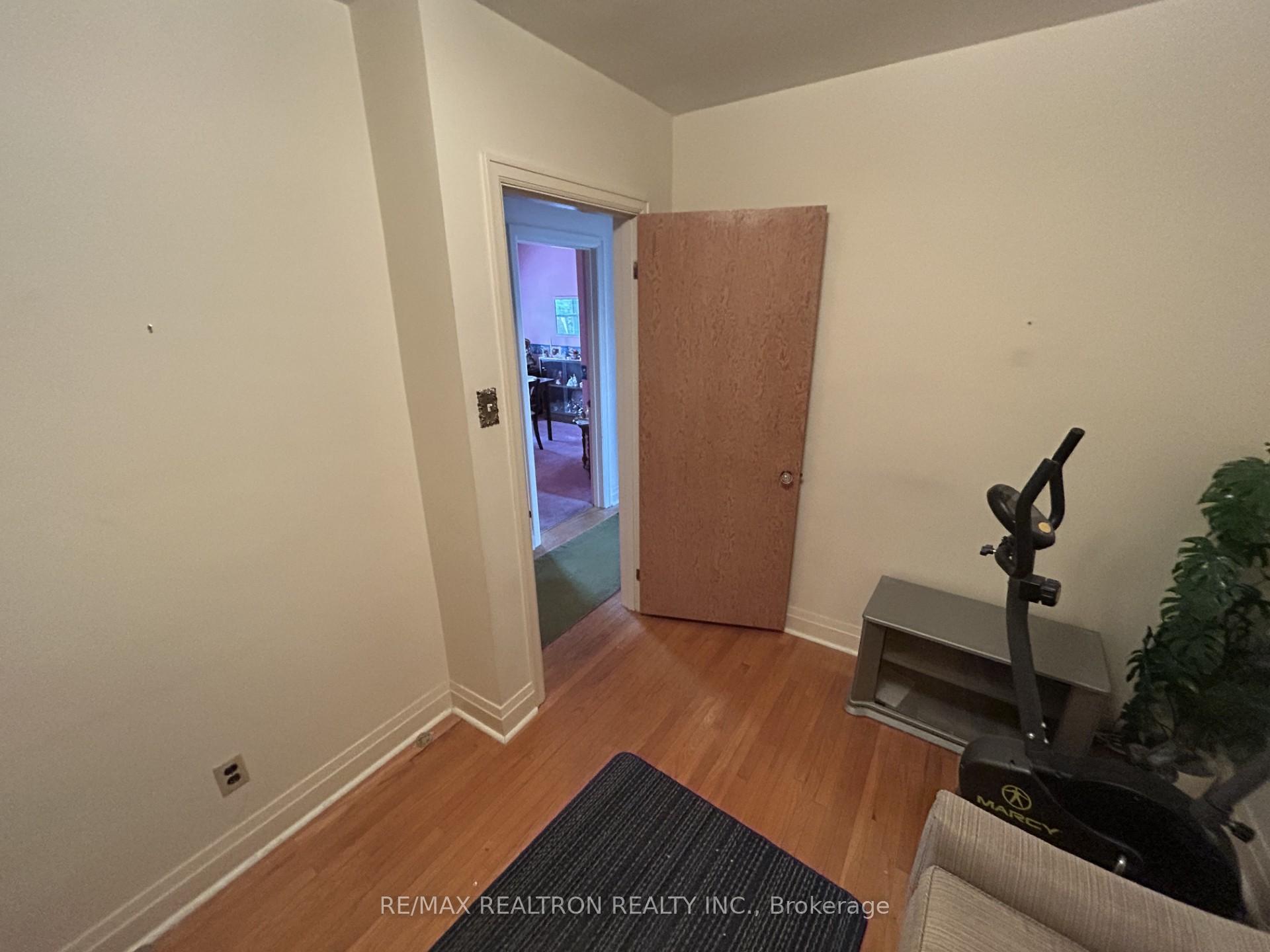 Photo 11 of 60 Upper Walker Avenue, Hamilton, Stoney Creek — HOMEH