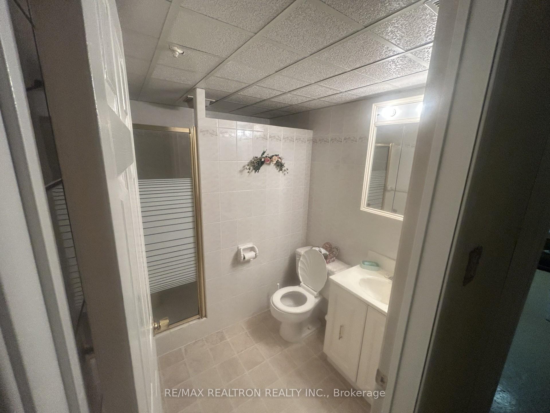 Photo 23 of 60 Upper Walker Avenue, Hamilton, Stoney Creek — HOMEH