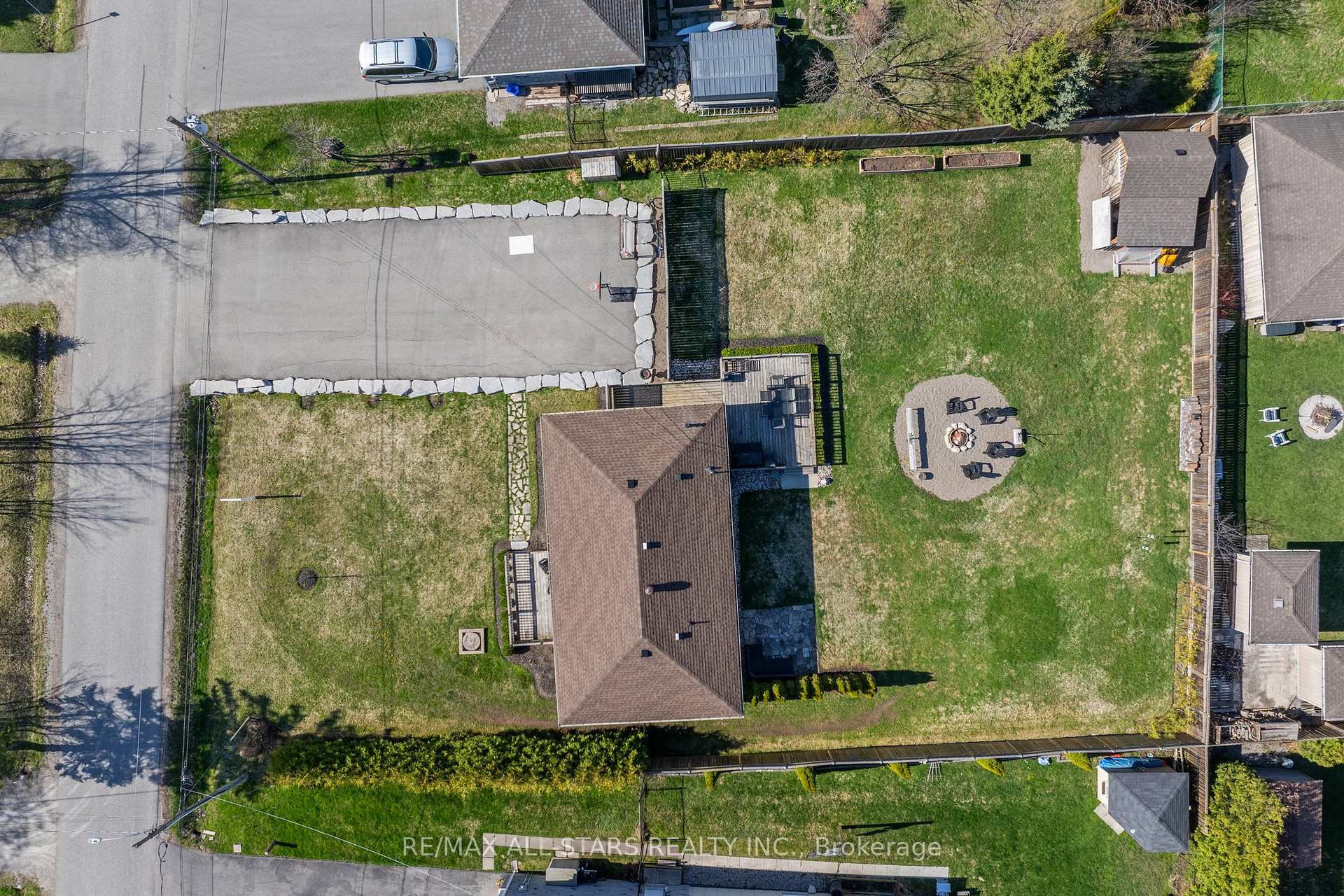 Photo 3 of 19 Joel Avenue, Georgina, Historic Lakeshore Communities — HOMEH