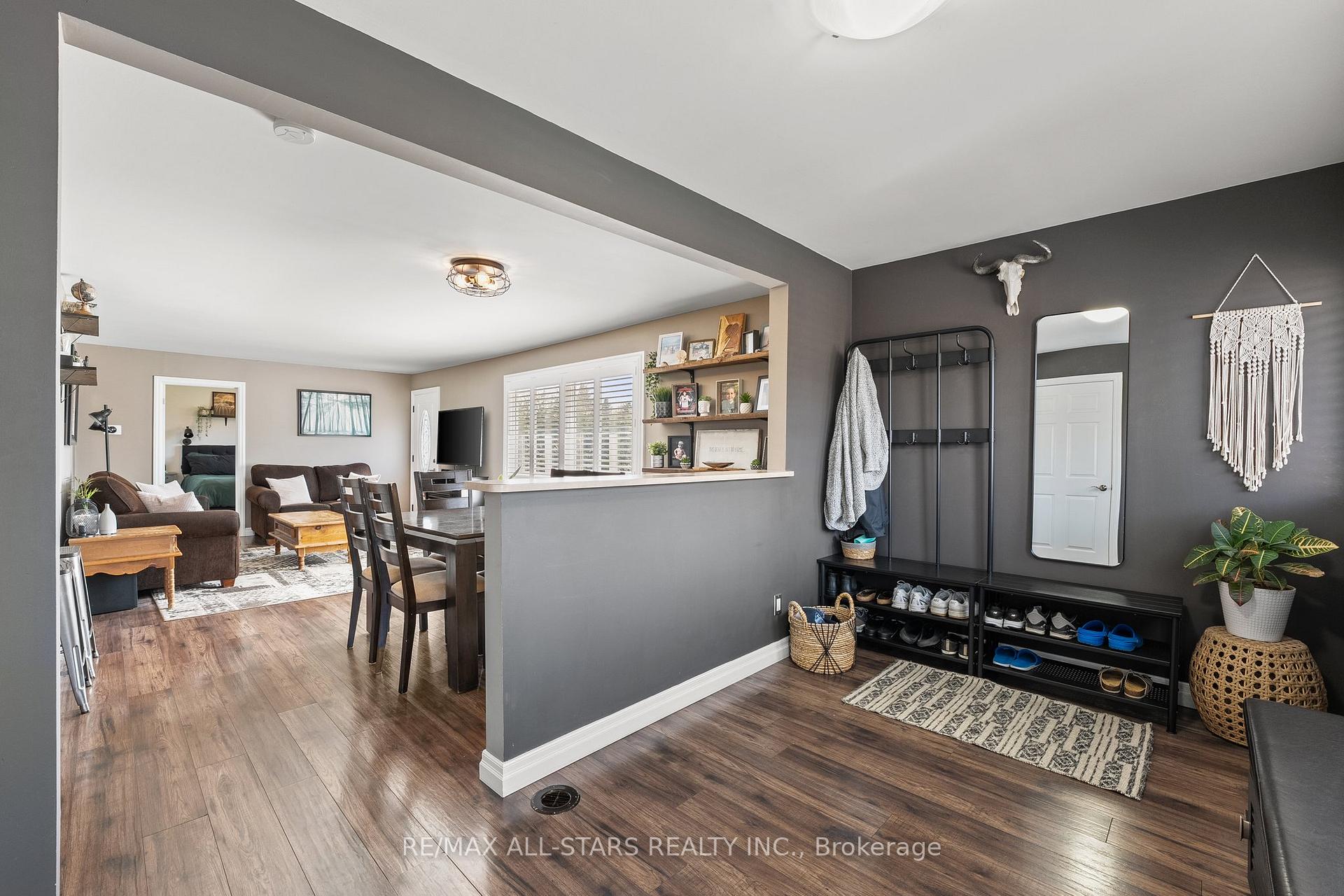 Photo 8 of 19 Joel Avenue, Georgina, Historic Lakeshore Communities — HOMEH