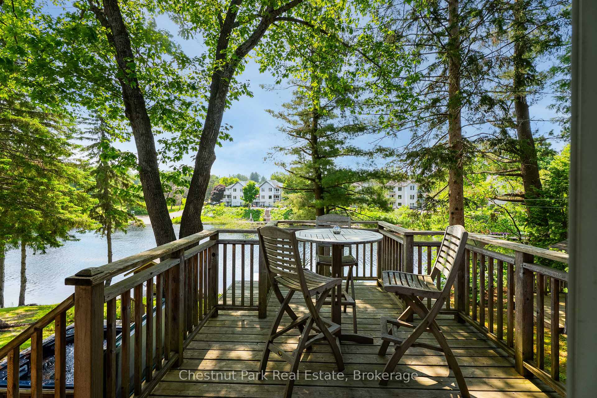 Photo 4 of 78 Dill Street, Bracebridge, Macaulay — HOMEH