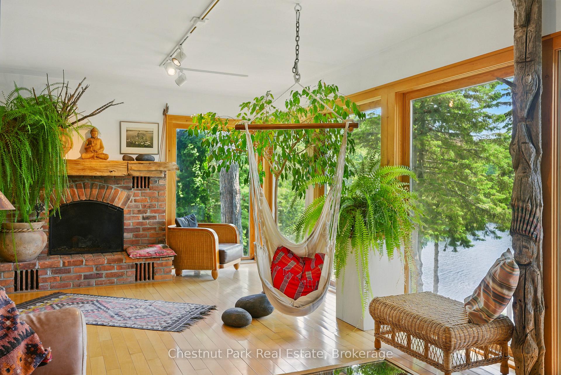 Photo 7 of 78 Dill Street, Bracebridge, Macaulay — HOMEH