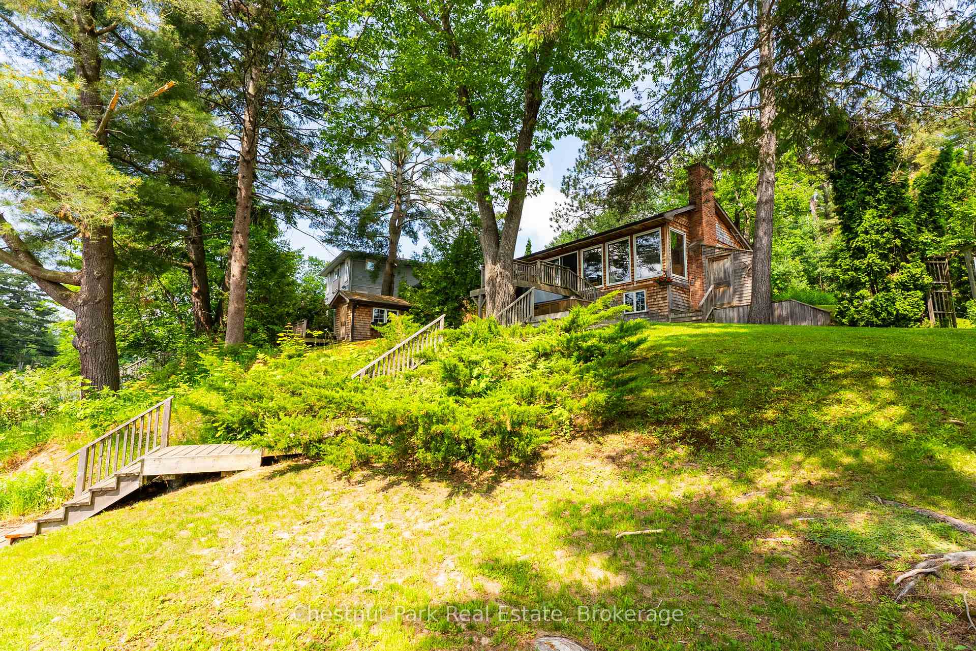 Photo 42 of 78 Dill Street, Bracebridge, Macaulay — HOMEH