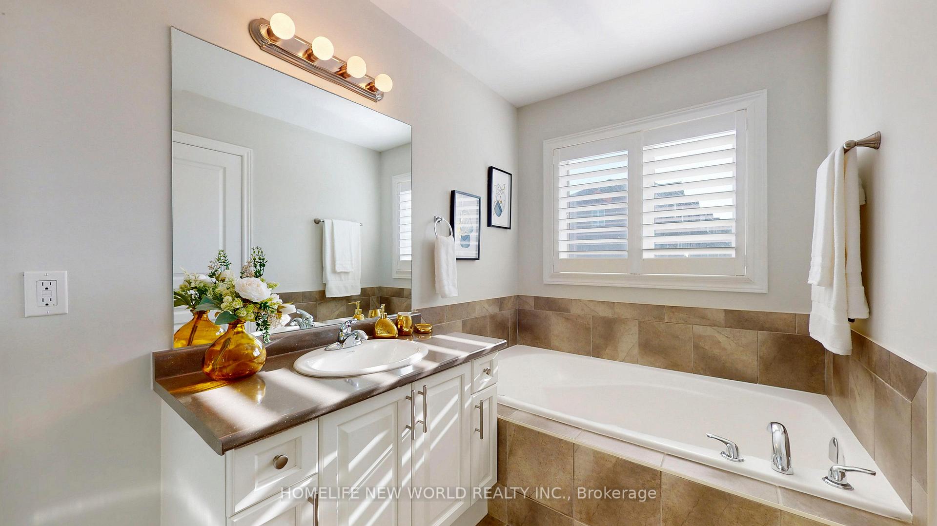Photo 5 of 103 Charleswood Crescent, Hamilton, Rural Glanbrook — HOMEH