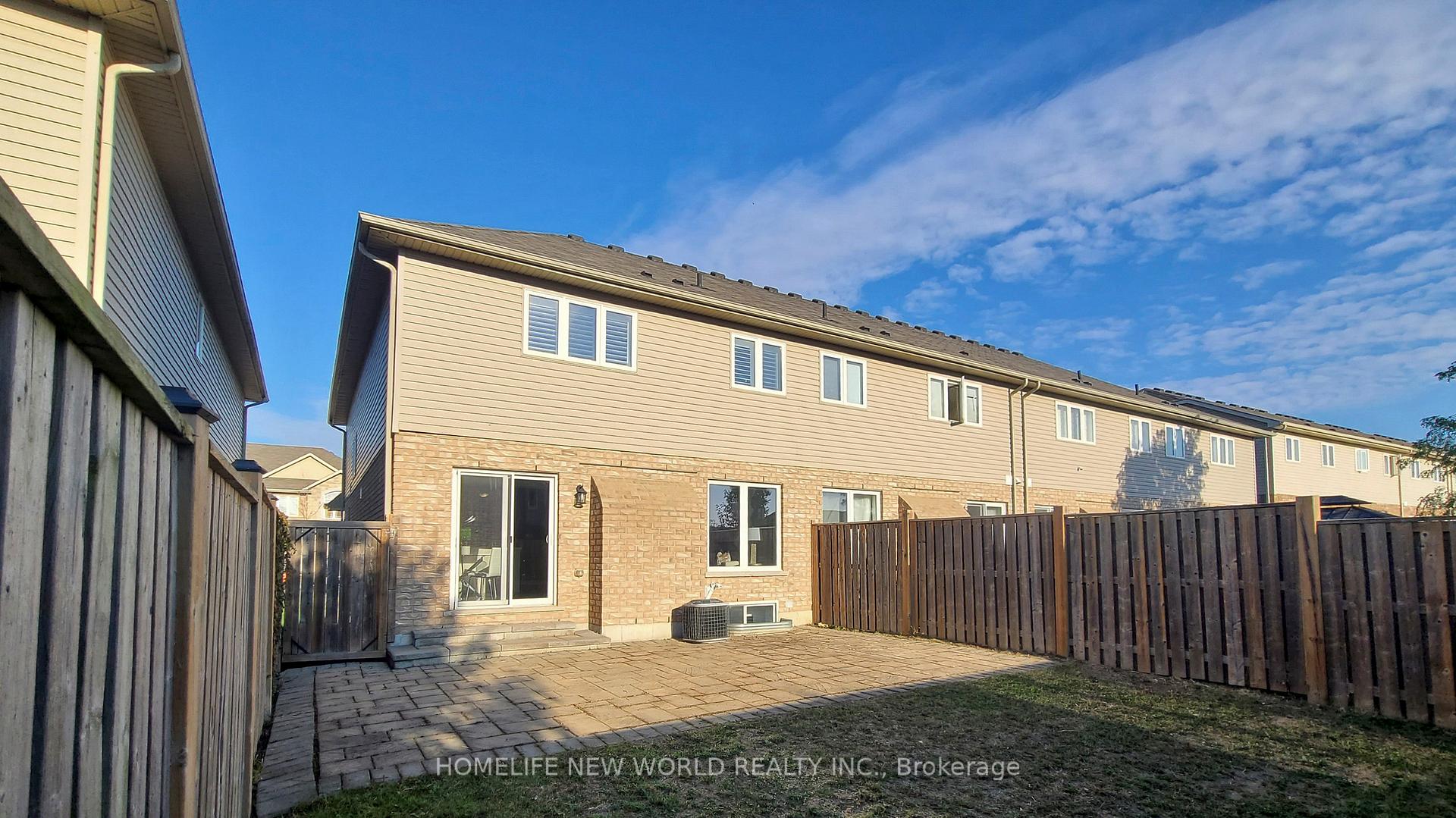 Photo 16 of 103 Charleswood Crescent, Hamilton, Rural Glanbrook — HOMEH