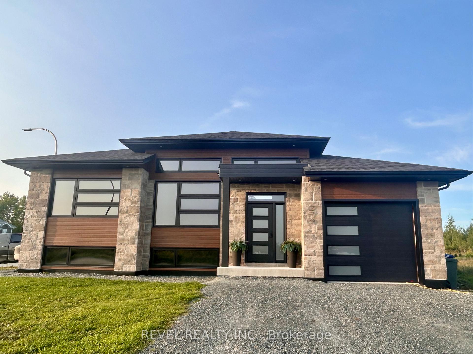 Photo 11 of 279 Tenth Street, Cochrane — HOMEH