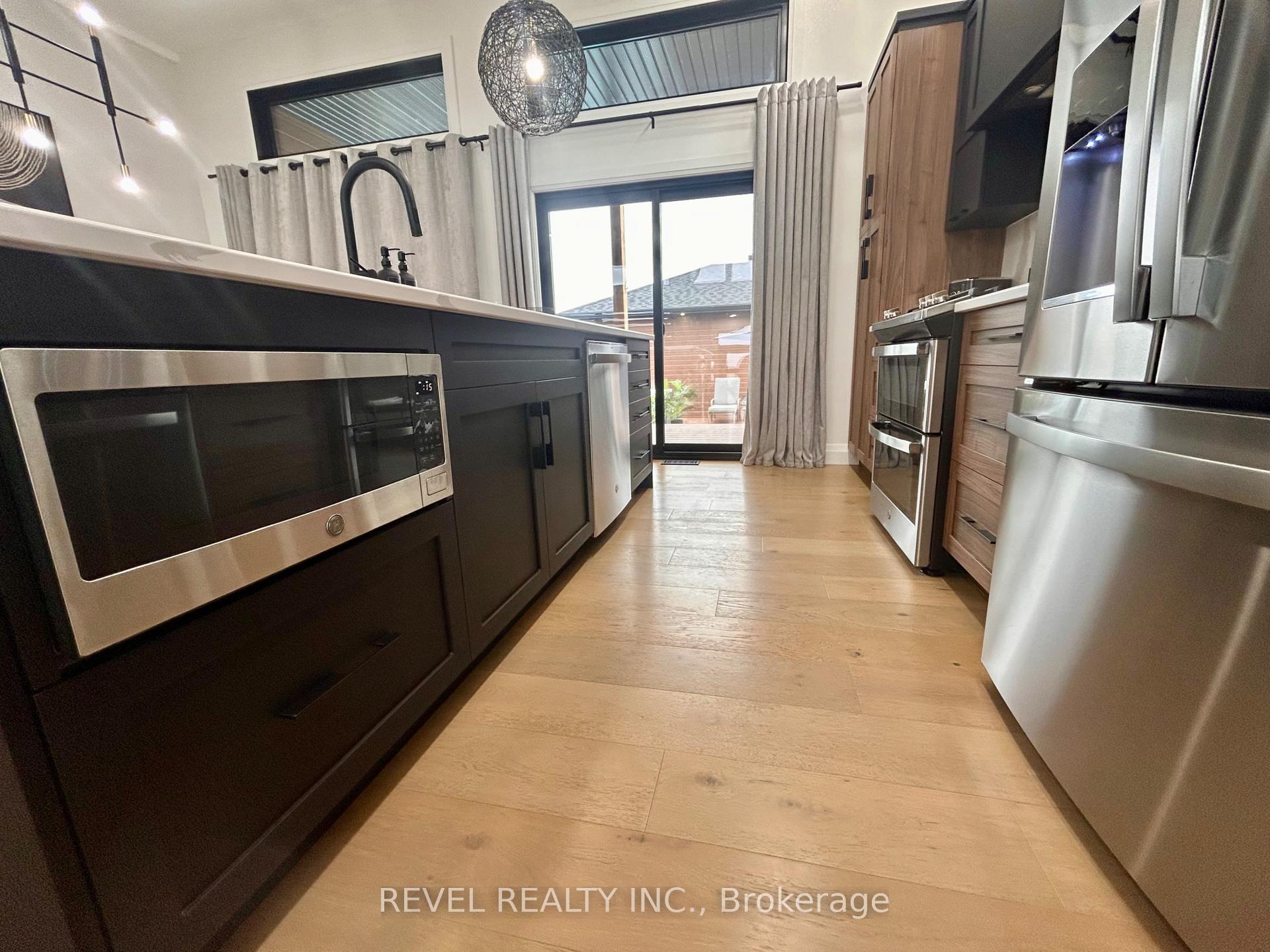 Photo 17 of 279 Tenth Street, Cochrane — HOMEH