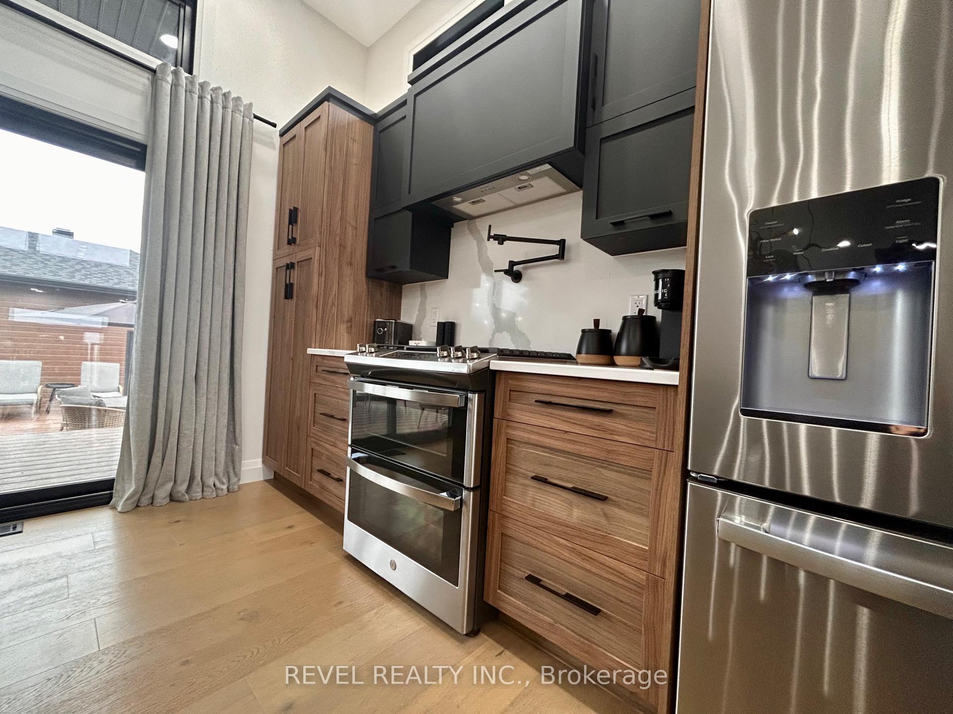 Photo 19 of 279 Tenth Street, Cochrane — HOMEH