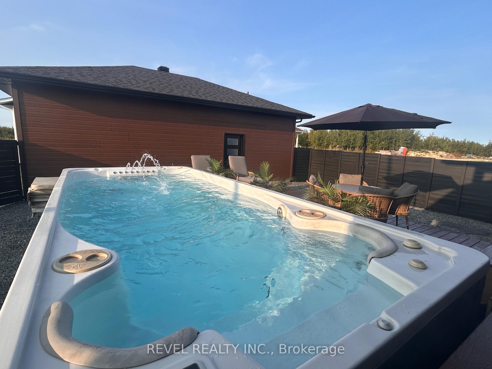 Photo 9 of 279 Tenth Street, Cochrane — HOMEH