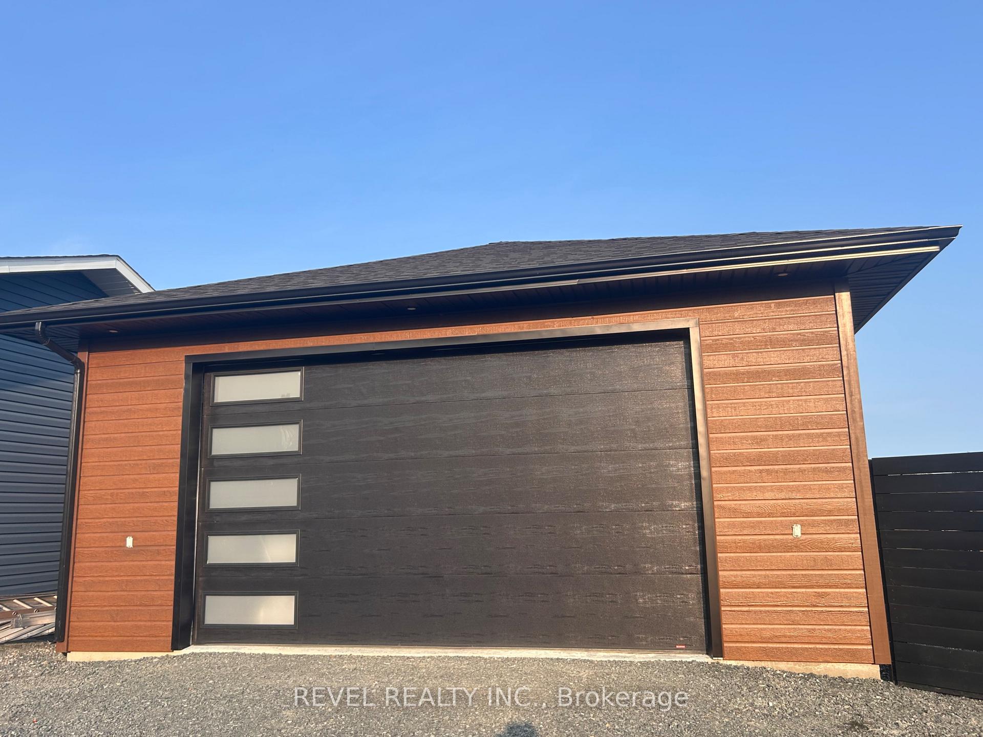 Photo 41 of 279 Tenth Street, Cochrane — HOMEH