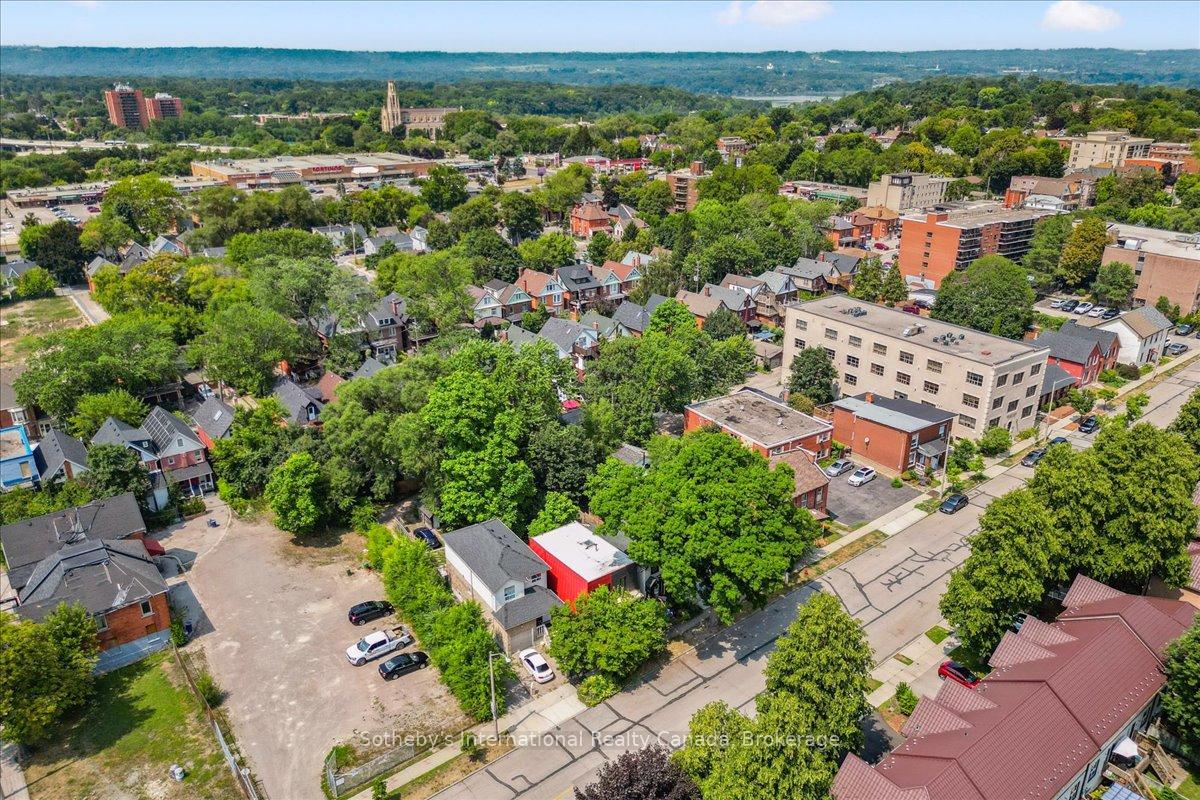 Photo 5 of 62 Margaret Street, Hamilton, Strathcona — HOMEH
