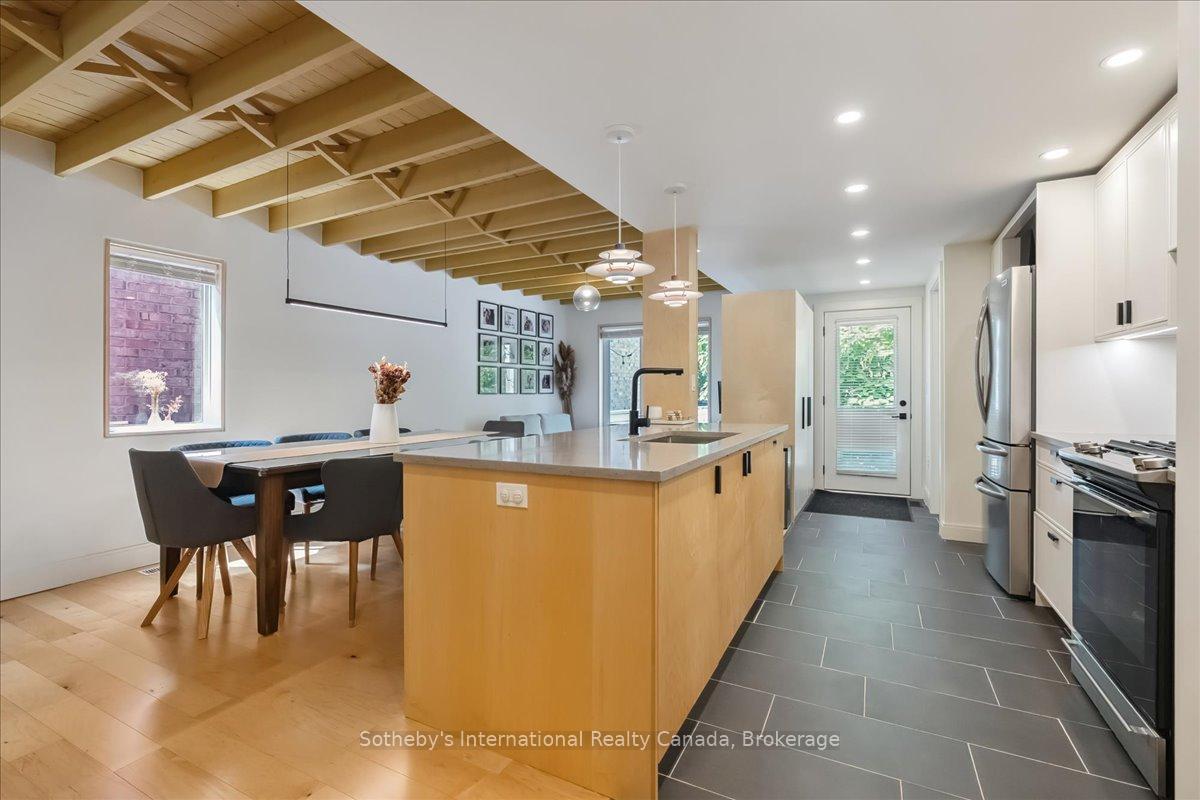 Photo 8 of 62 Margaret Street, Hamilton, Strathcona — HOMEH