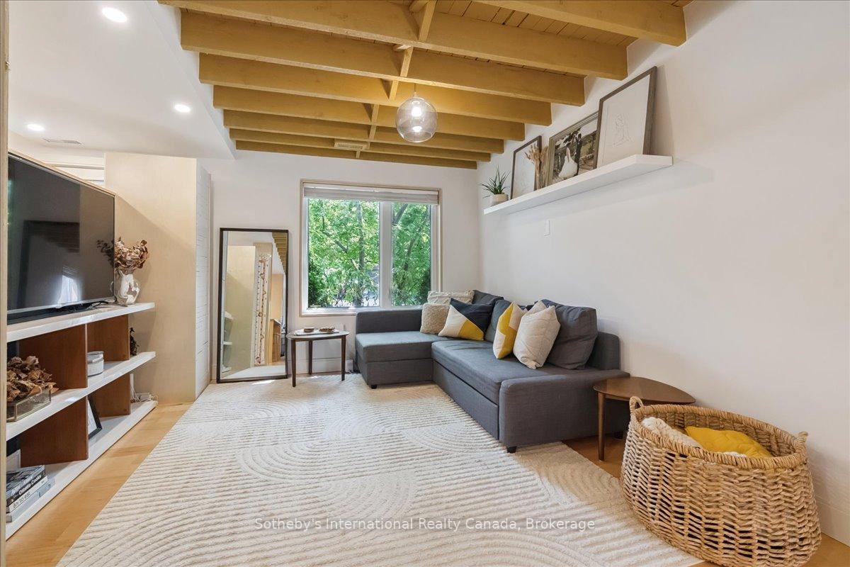 Photo 10 of 62 Margaret Street, Hamilton, Strathcona — HOMEH