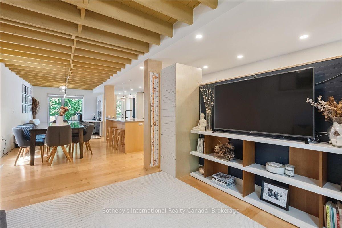 Photo 4 of 62 Margaret Street, Hamilton, Strathcona — HOMEH
