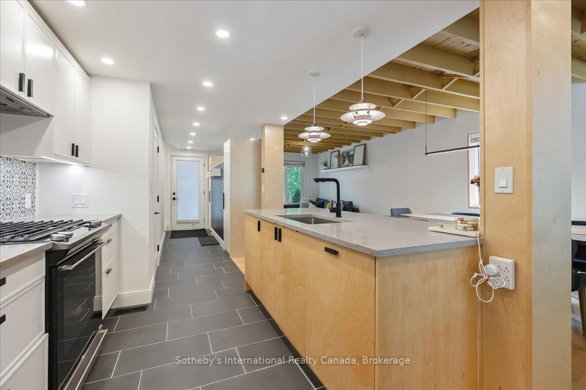 Photo 17 of 62 Margaret Street, Hamilton, Strathcona — HOMEH