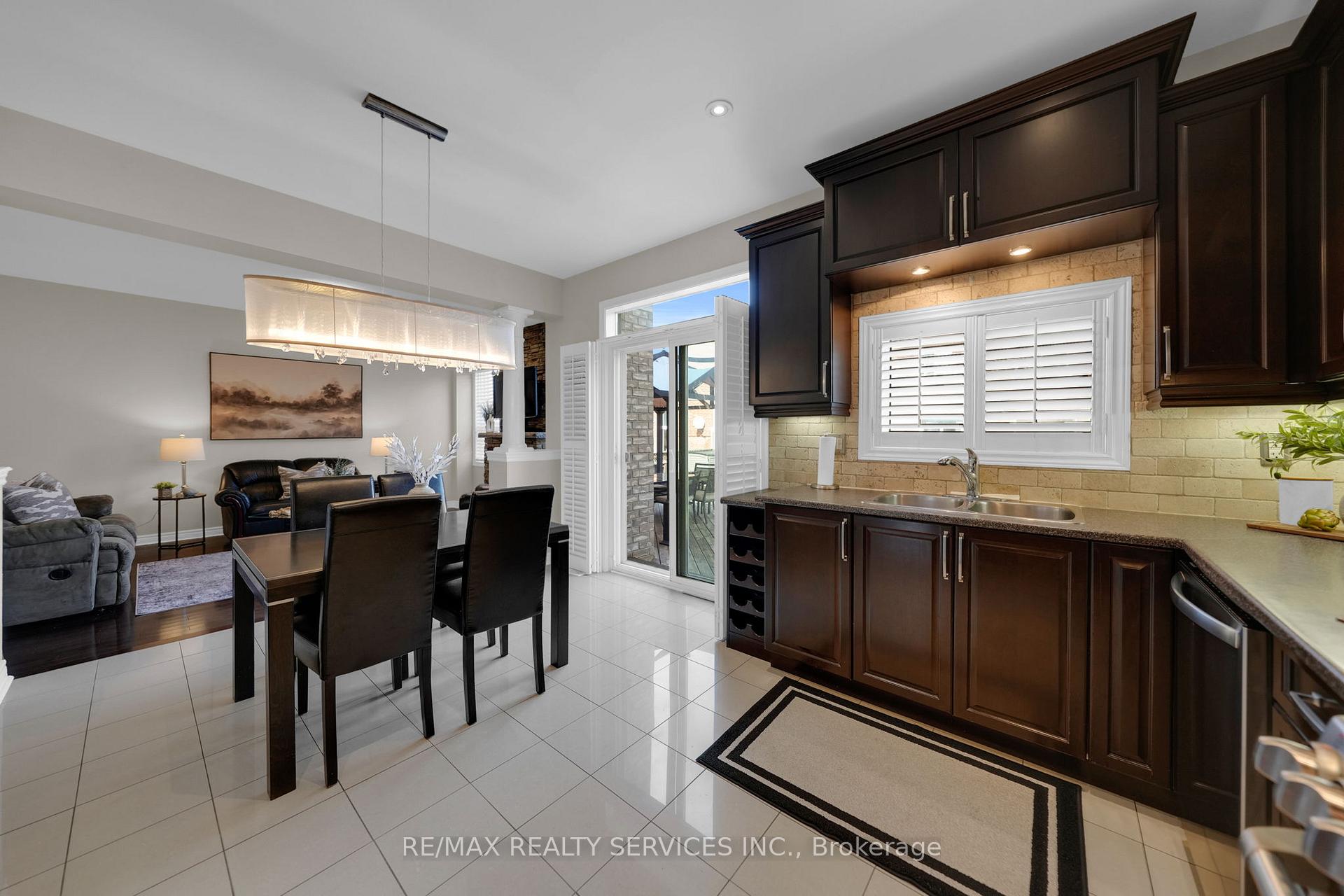 Photo 13 of 59 Finlayson Crescent, Brampton, Sandringham-Wellington — HOMEH