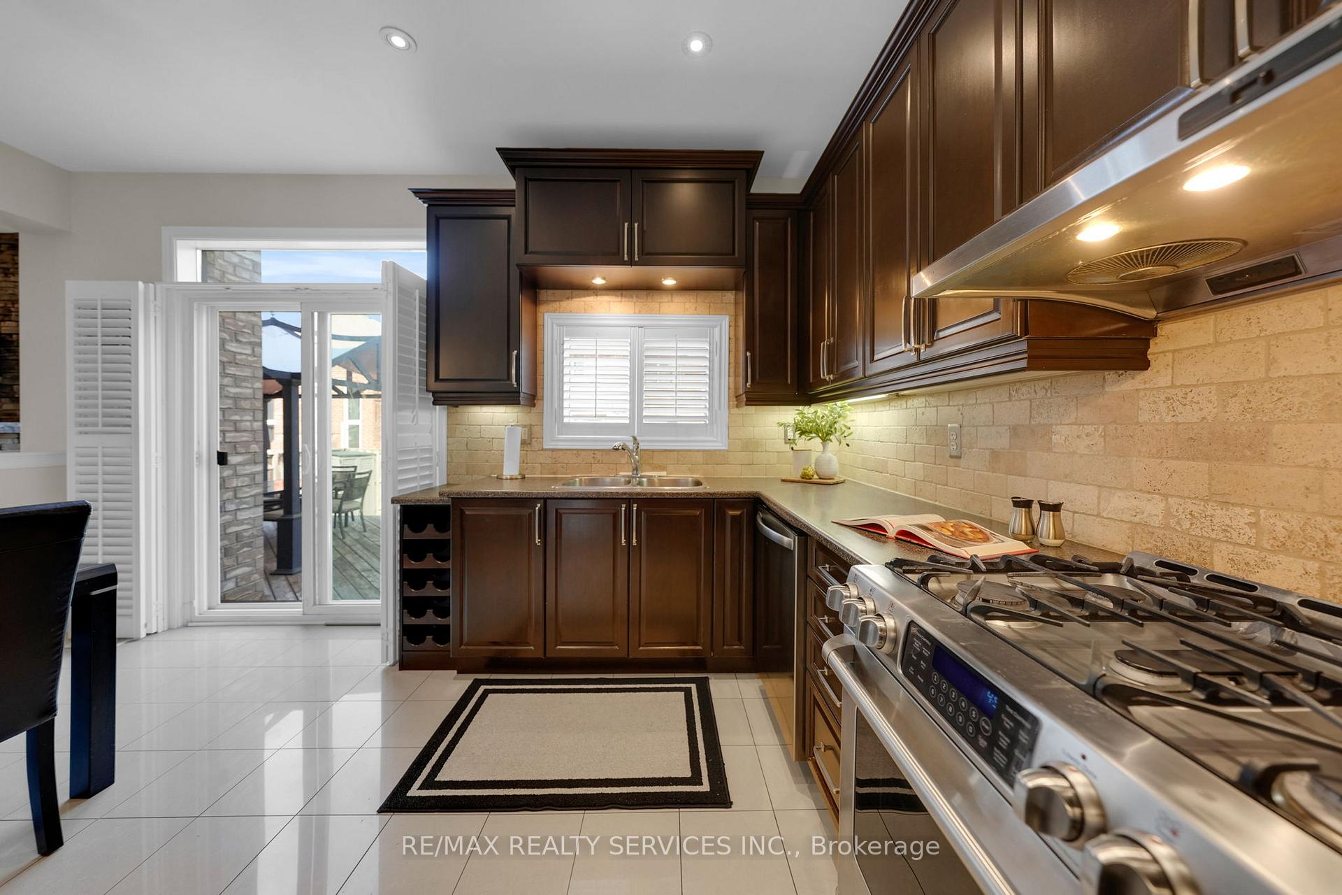 Photo 9 of 59 Finlayson Crescent, Brampton, Sandringham-Wellington — HOMEH