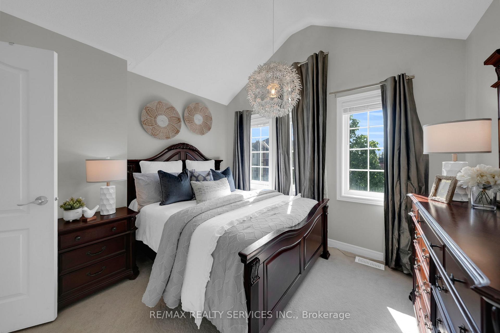 Photo 32 of 59 Finlayson Crescent, Brampton, Sandringham-Wellington — HOMEH