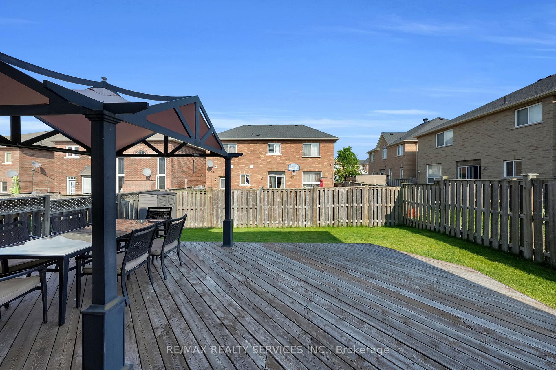 Photo 34 of 59 Finlayson Crescent, Brampton, Sandringham-Wellington — HOMEH