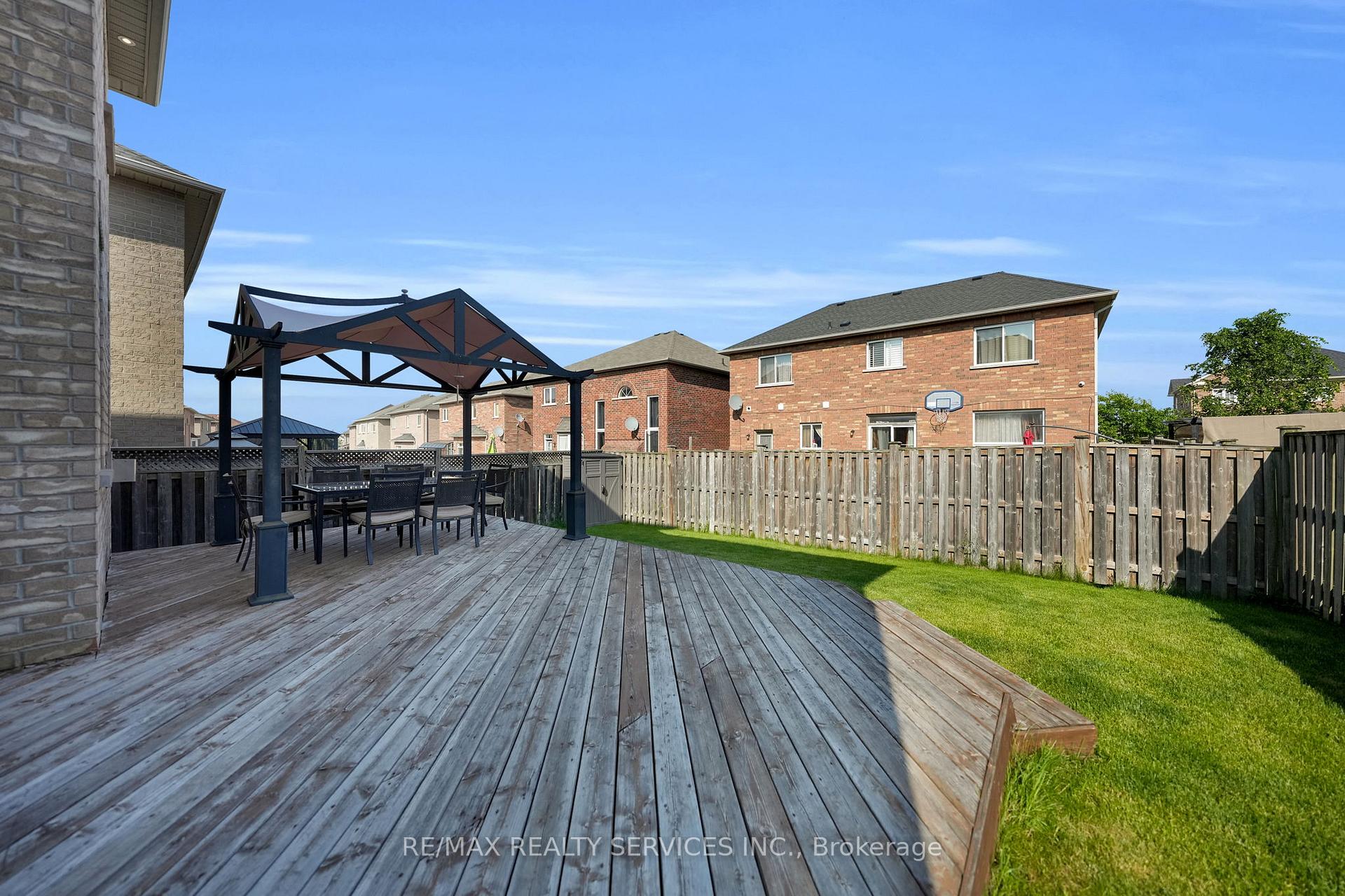 Photo 30 of 59 Finlayson Crescent, Brampton, Sandringham-Wellington — HOMEH