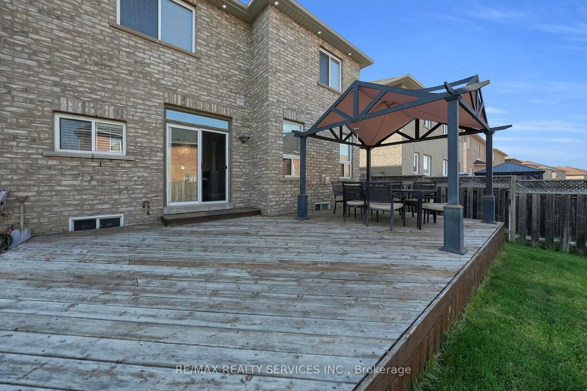 Photo 37 of 59 Finlayson Crescent, Brampton, Sandringham-Wellington — HOMEH