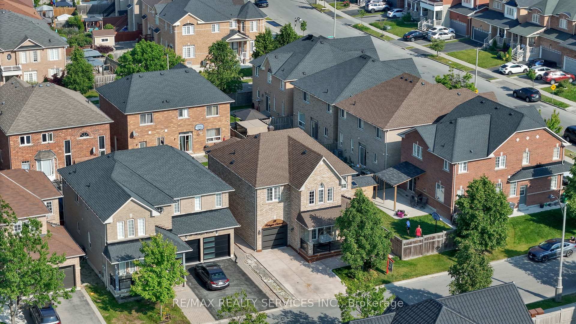 Photo 44 of 59 Finlayson Crescent, Brampton, Sandringham-Wellington — HOMEH