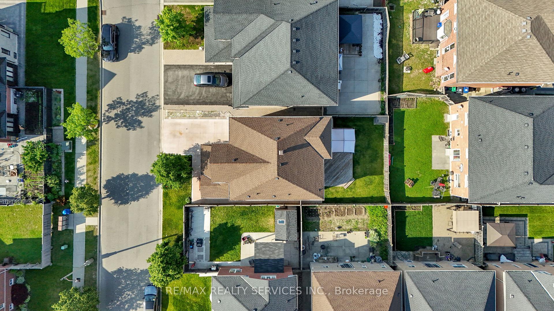 Photo 40 of 59 Finlayson Crescent, Brampton, Sandringham-Wellington — HOMEH