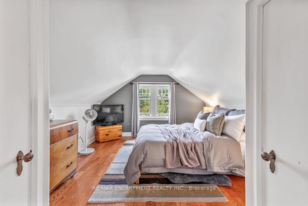 Photo 25 of 175 Brucedale Avenue, Hamilton, Centremount — HOMEH