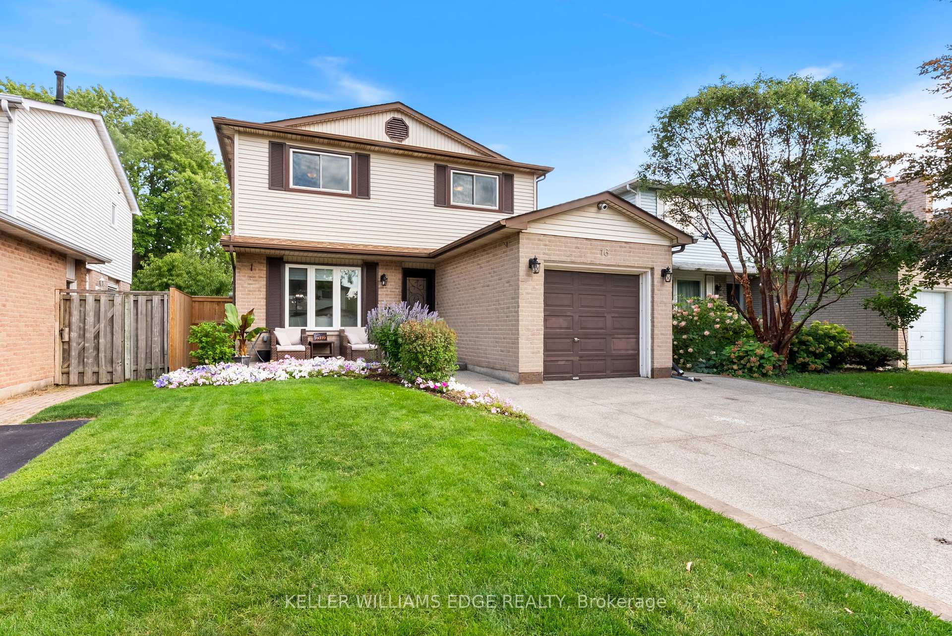 Photo 1 of 16 Drakes Drive, Hamilton, Lakeshore — HOMEH